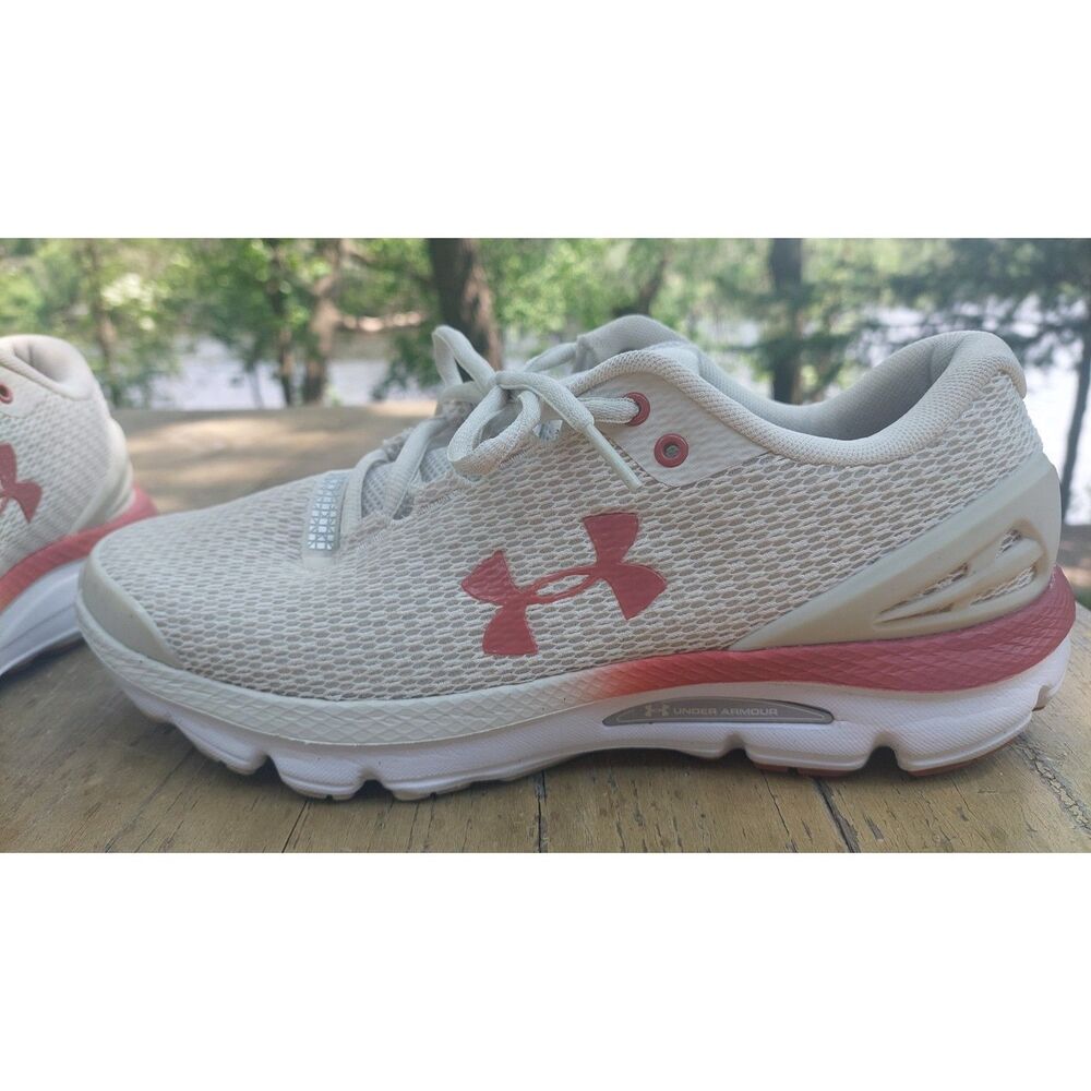 UA Charged Gemini Men’s Running Shoes Size 9 Khaki Red